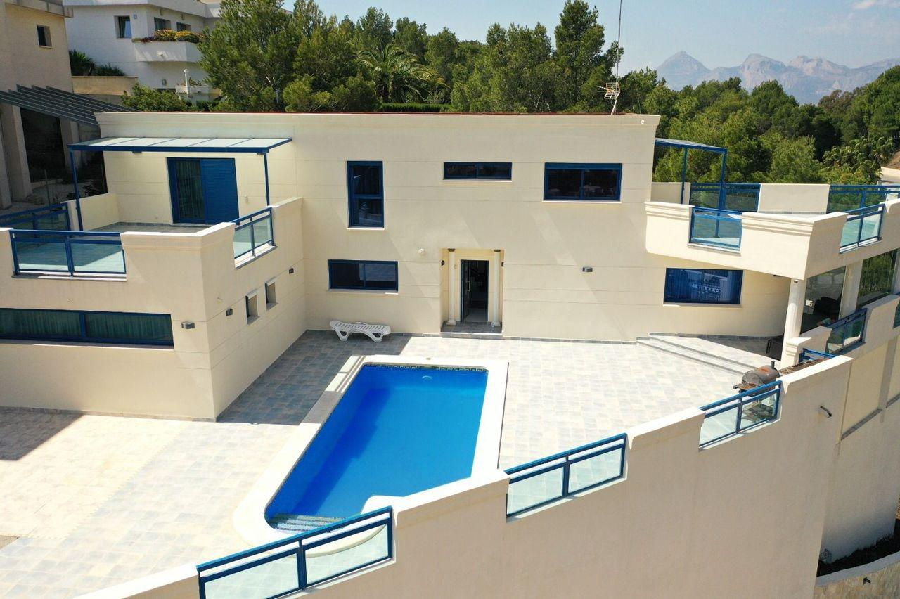 5-36-22 🏡 Live in Altea Hills — one of the most prestigious and secure locations on the Costa Blanca.