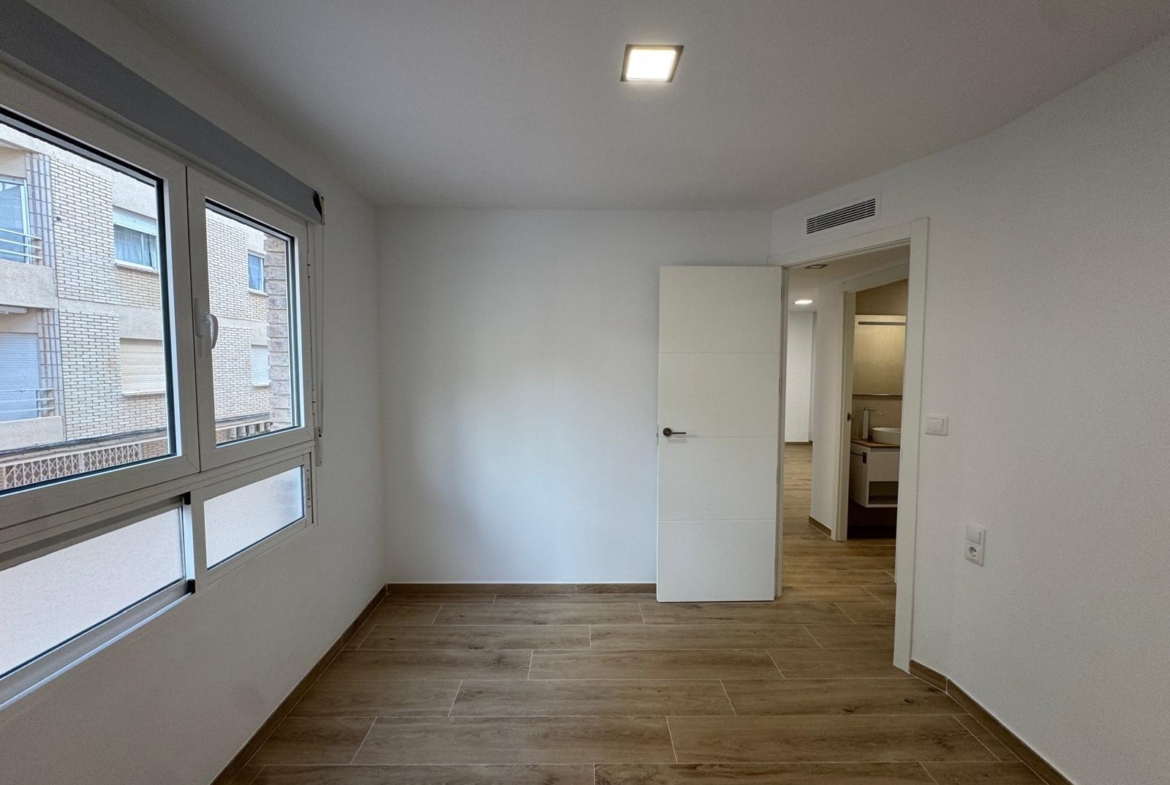 REFORMADO APADRAMENTO EN LA PRIMERA LINEA DE LA MATA CON VISTAS AL MAART 3 DORM. 2 BAÑOS. SUPERFICIE 105 M2.