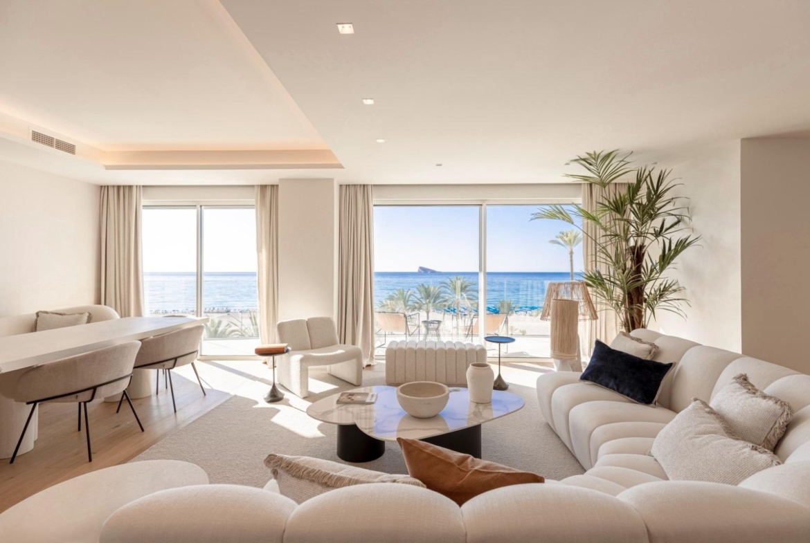 Last luxury apartments on the first line of Poniente beach