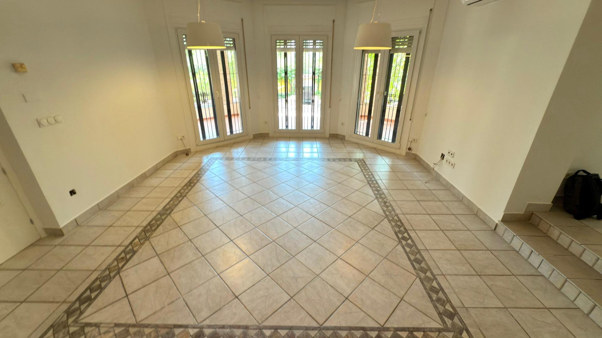 5-37-16 Exclusieve Villa Omringd door de natuur in Alicante