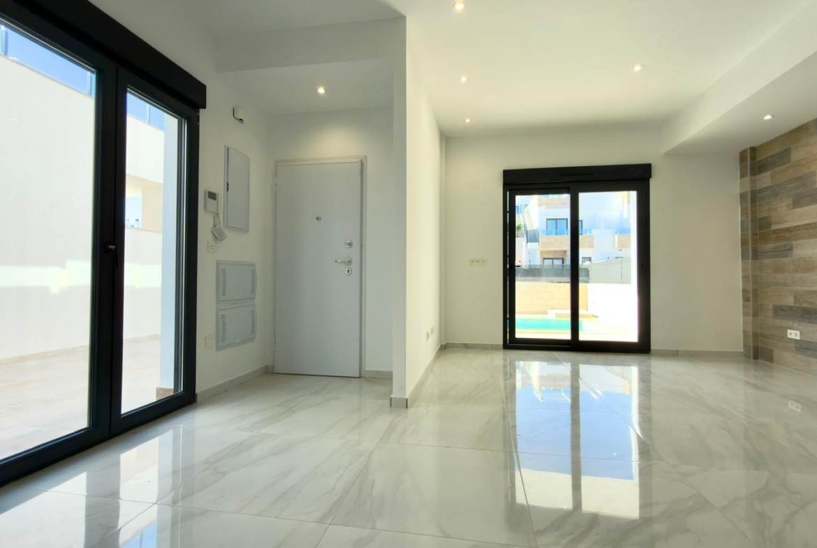 Exclusive villa in Polop with mountain views