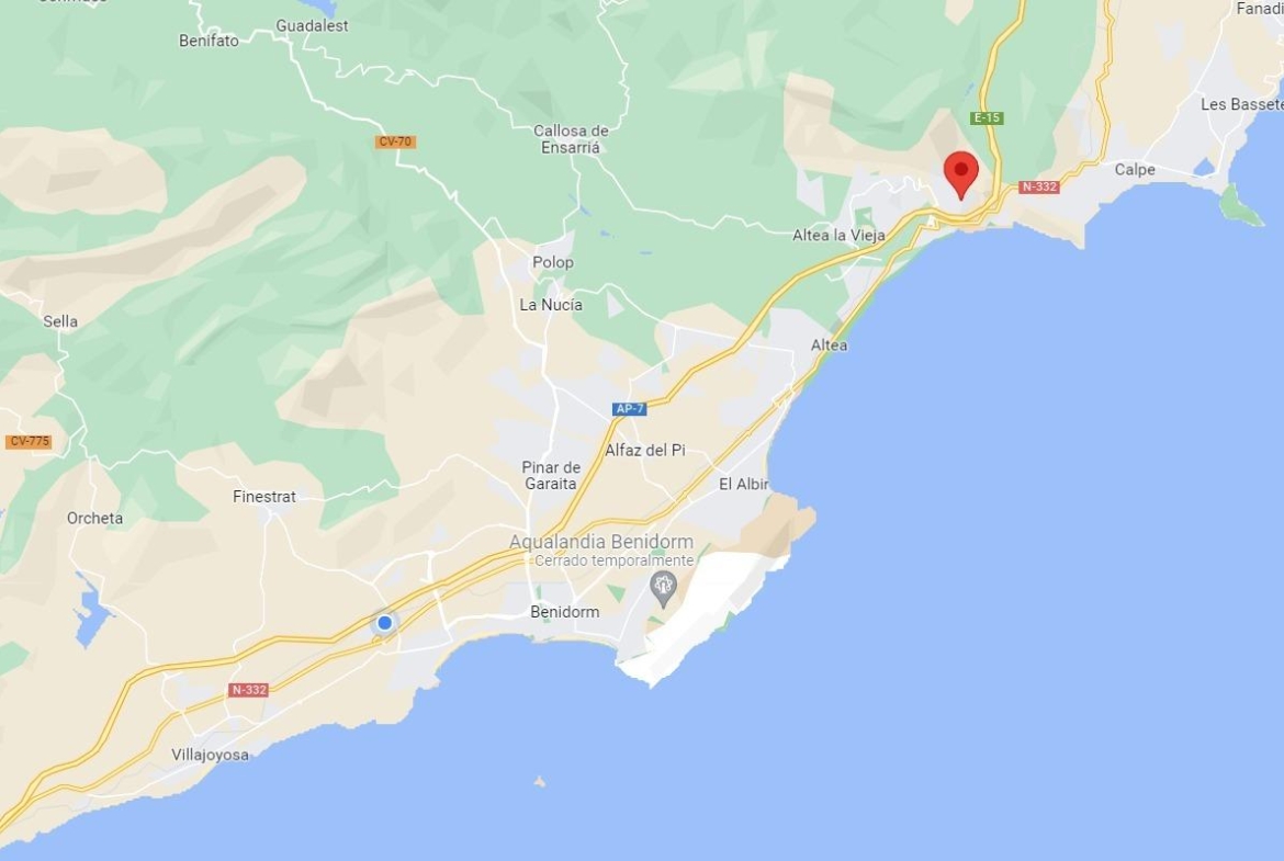 Luxury villa with views of the sea and the mountains