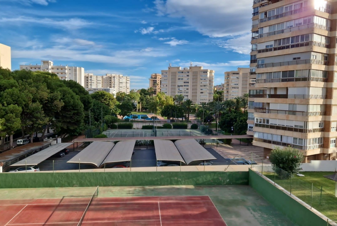 Amplio y Moderno Apartamento Reformado en Playa de San Juan