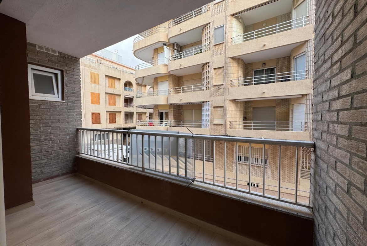 REFORMADO APADRAMENTO EN LA PRIMERA LINEA DE LA MATA CON VISTAS AL MAART 3 DORM. 2 BAÑOS. SUPERFICIE 105 M2.
