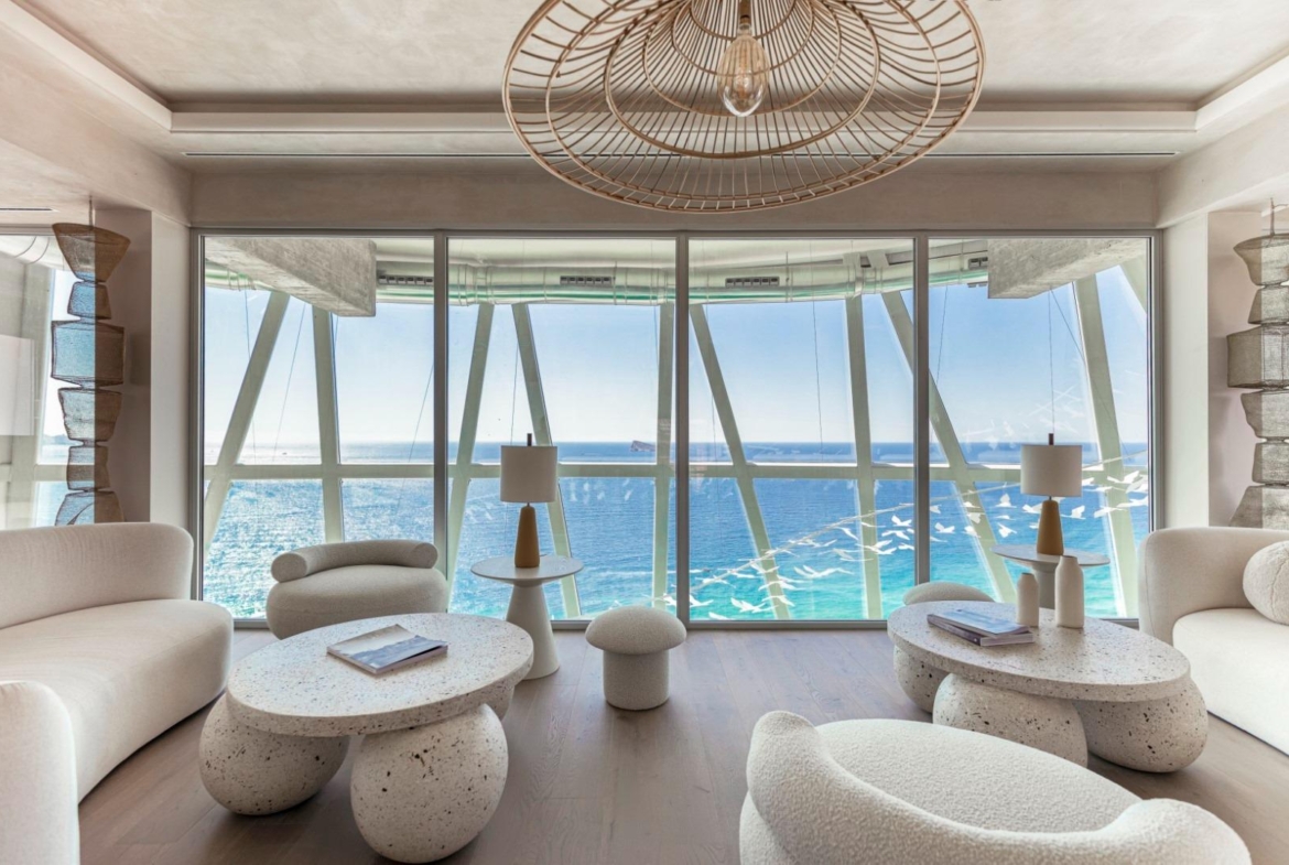 Last luxury apartments on the first line of Poniente beach