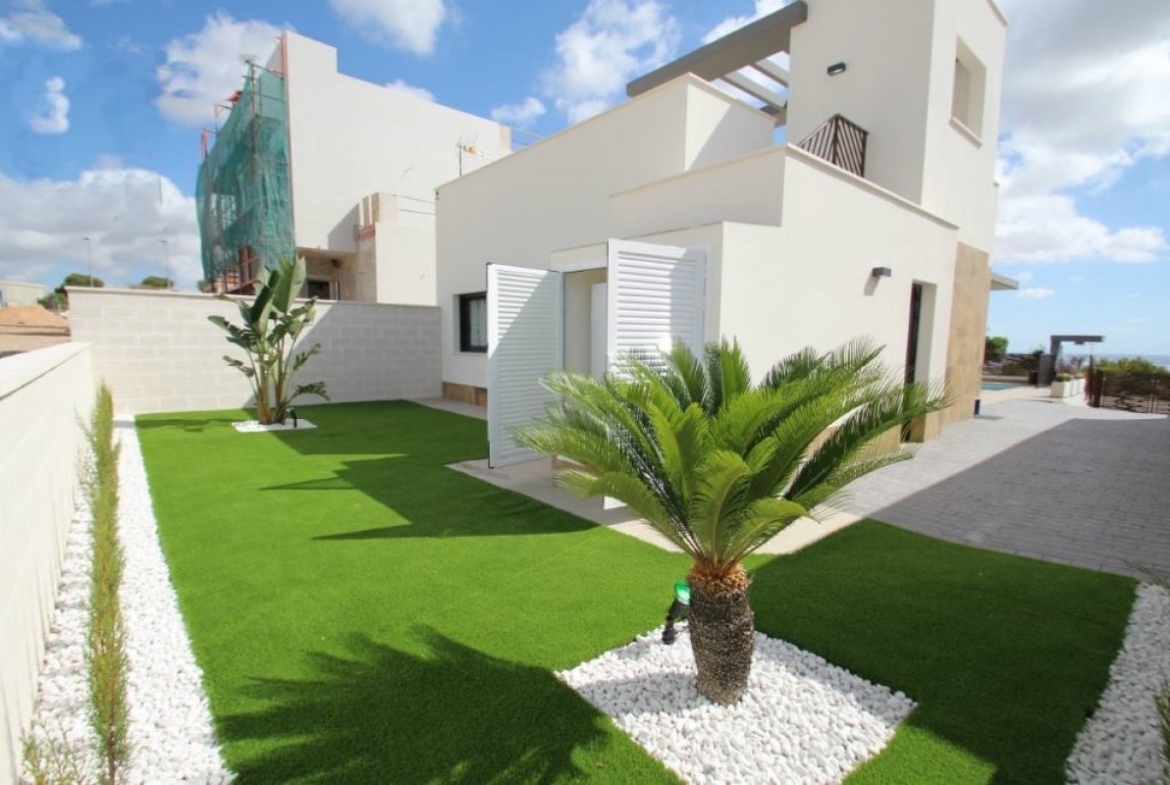 Our star villas in Dehesa de Campoamor. Price from 569 000,00 €