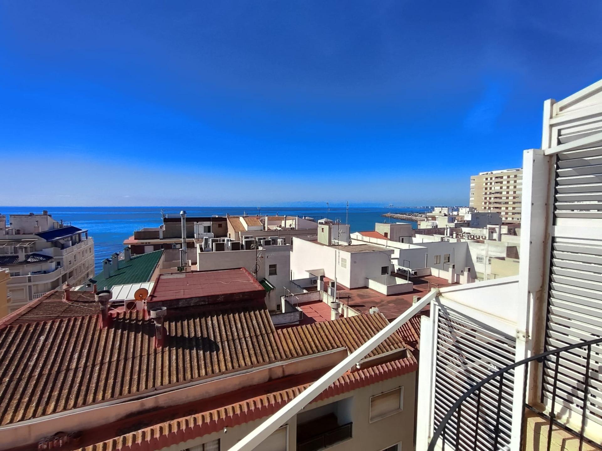 5-4-58 Espectacular Ático en Torrevieja con Vistas al Mar