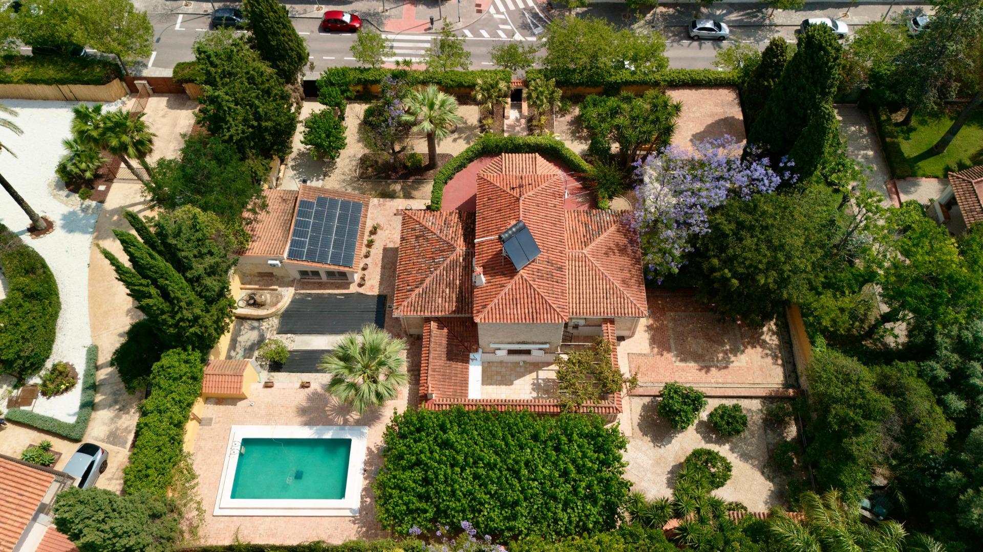 5-4-62 Exclusieve Villa Omringd door de natuur in Alicante