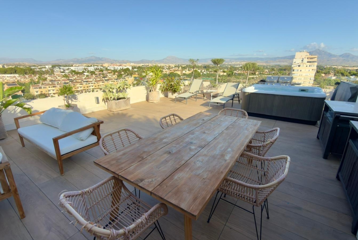 Exclusivo ático con impresionante terraza solárium en Azara, Pau 5