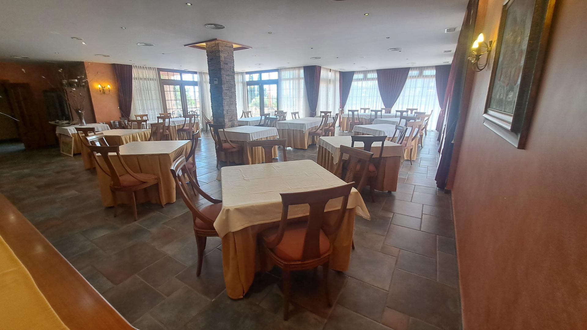 RESTAURANTE EN CABO ROIG. CON 871 M2.