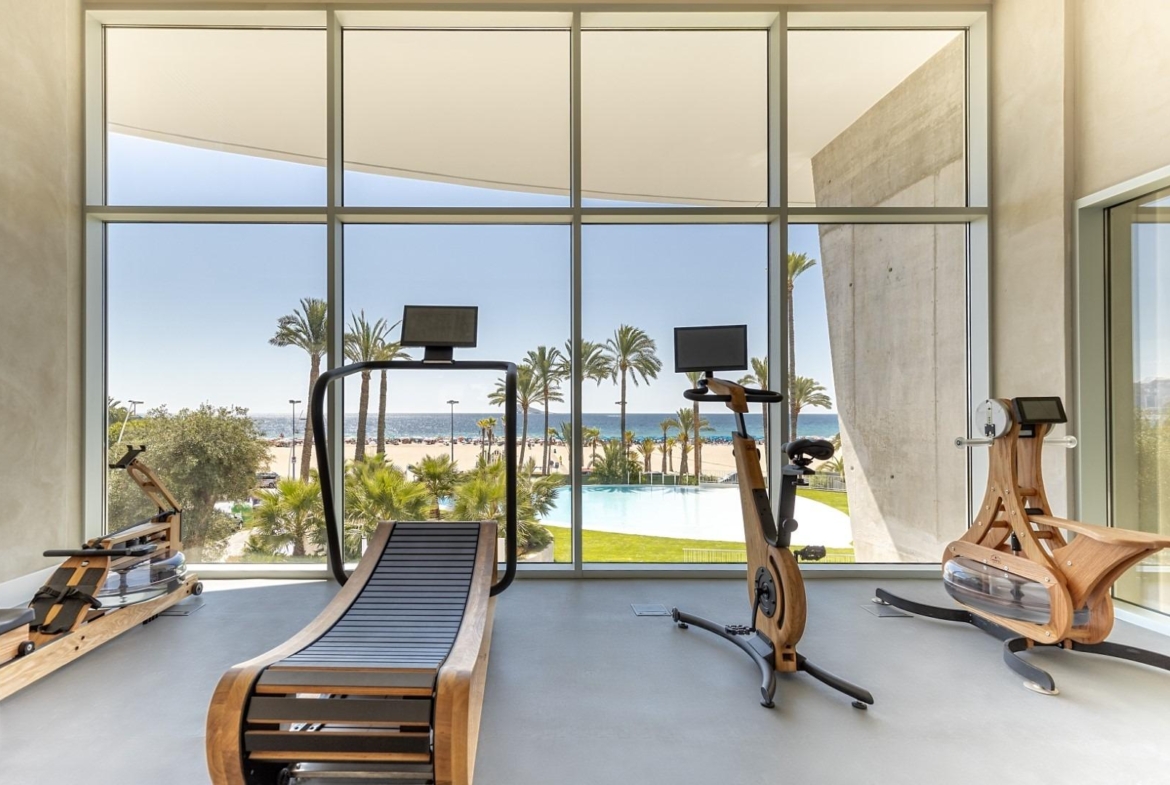 Last luxury apartments on the first line of Poniente beach