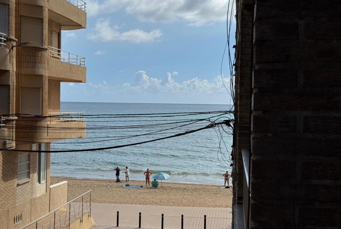 REFORMADO APADRAMENTO EN LA PRIMERA LINEA DE LA MATA CON VISTAS AL MAART 3 DORM. 2 BAÑOS. SUPERFICIE 105 M2.