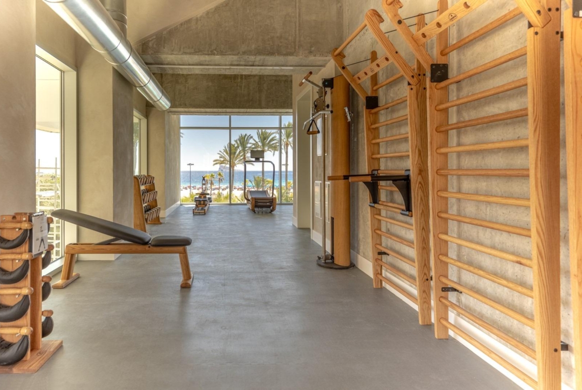 Last luxury apartments on the first line of Poniente beach
