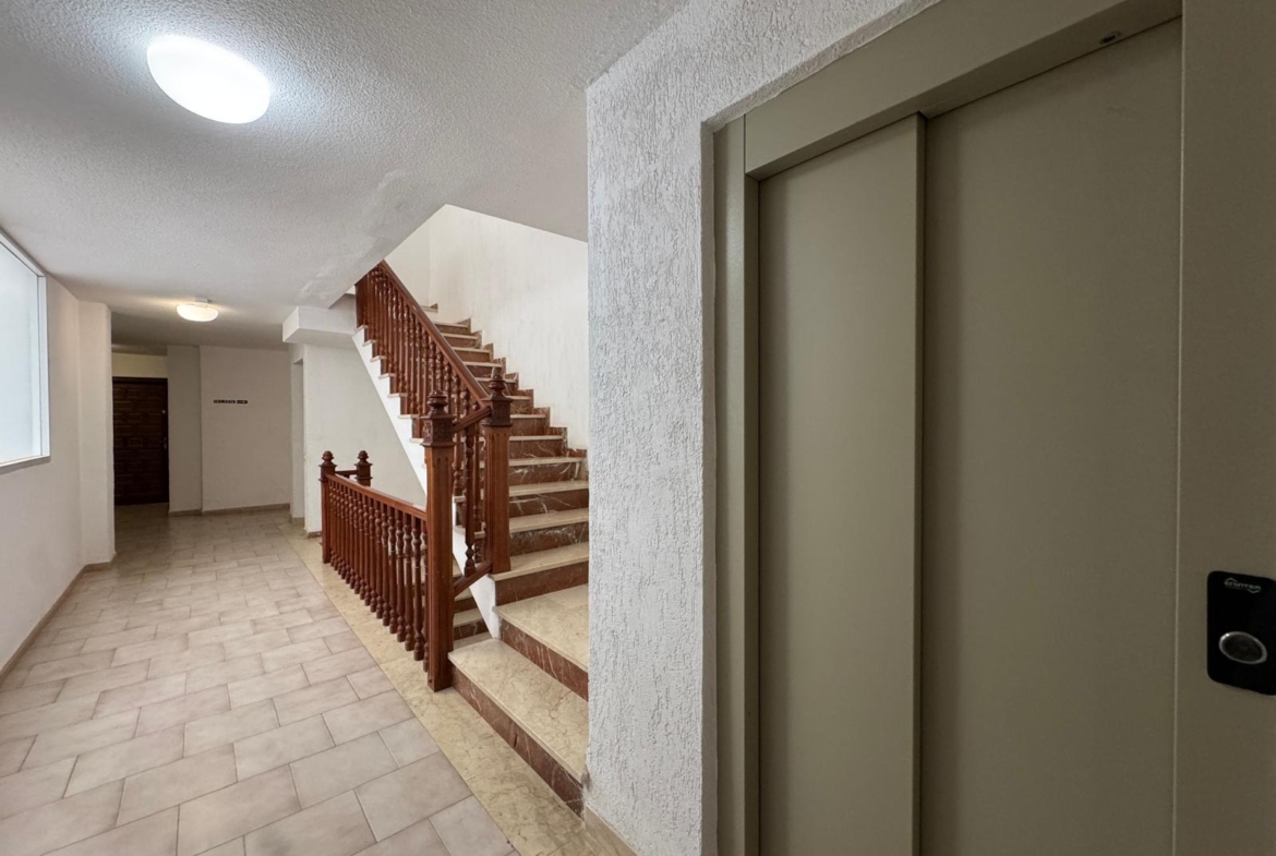 REFORMADO APADRAMENTO EN LA PRIMERA LINEA DE LA MATA CON VISTAS AL MAART 3 DORM. 2 BAÑOS. SUPERFICIE 105 M2.