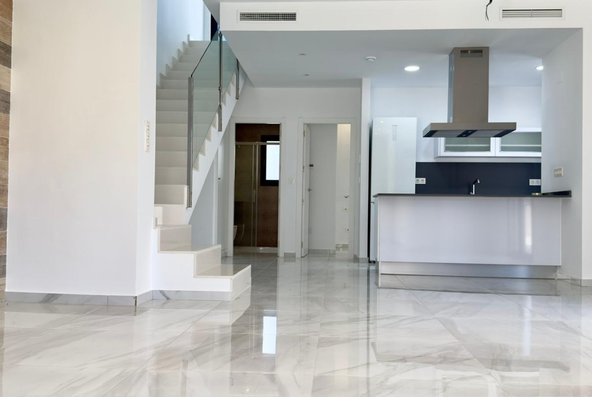 Exclusive villa in Polop with mountain views