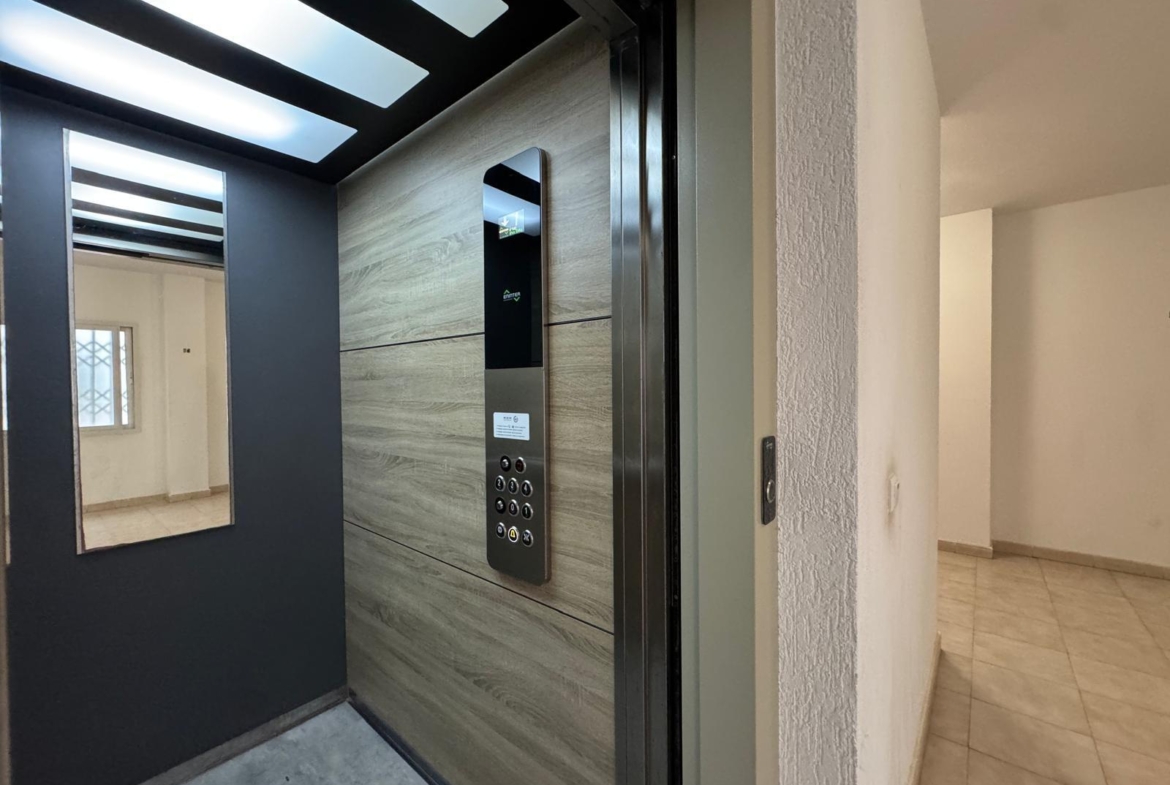 REFORMADO APADRAMENTO EN LA PRIMERA LINEA DE LA MATA CON VISTAS AL MAART 3 DORM. 2 BAÑOS. SUPERFICIE 105 M2.
