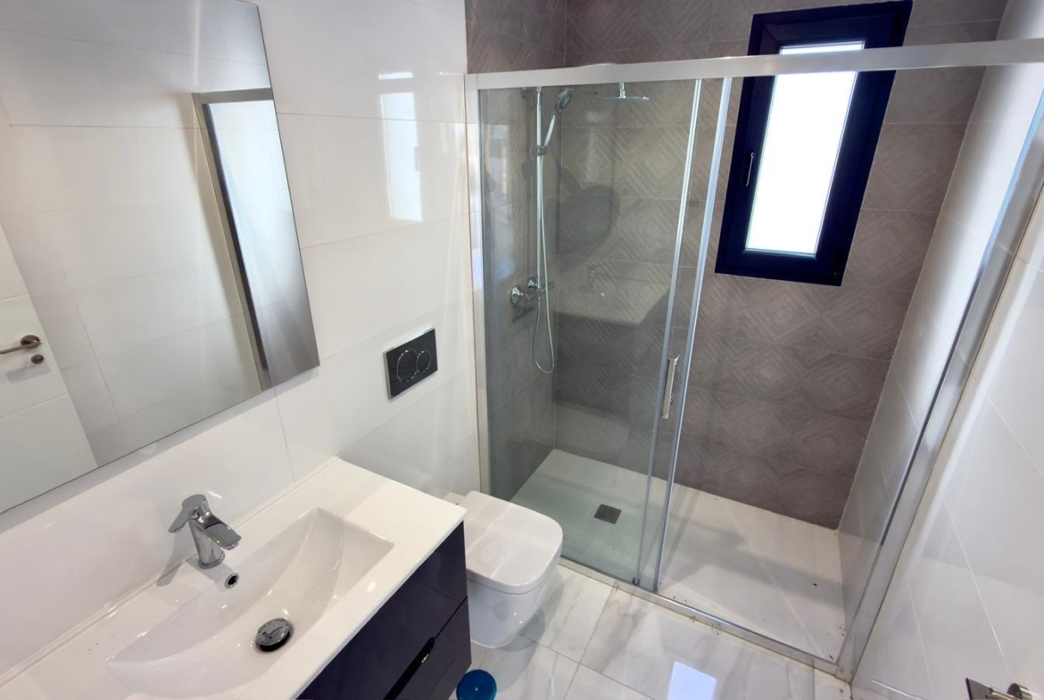 Exclusive villa in Polop with mountain views