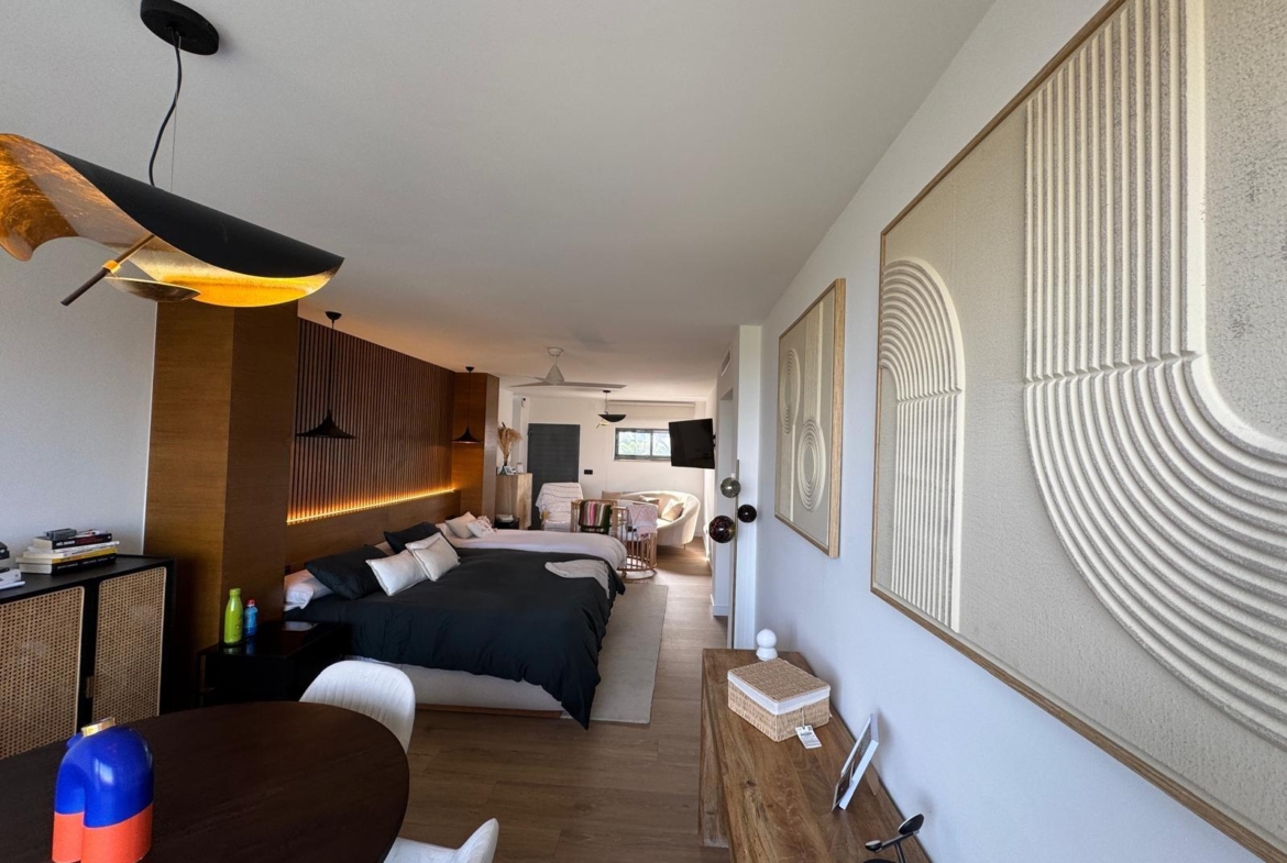 ESPECTACULAR VILLA EN CAMPOAMOR DE 847 M2 DE CASA Y 1500 M2 DE PARCELA. 7 DORM. 8 BAÑOS. PLAYA 750 M