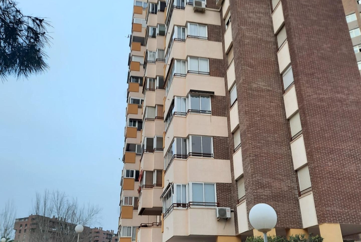 Amplio y Moderno Apartamento Reformado en Playa de San Juan