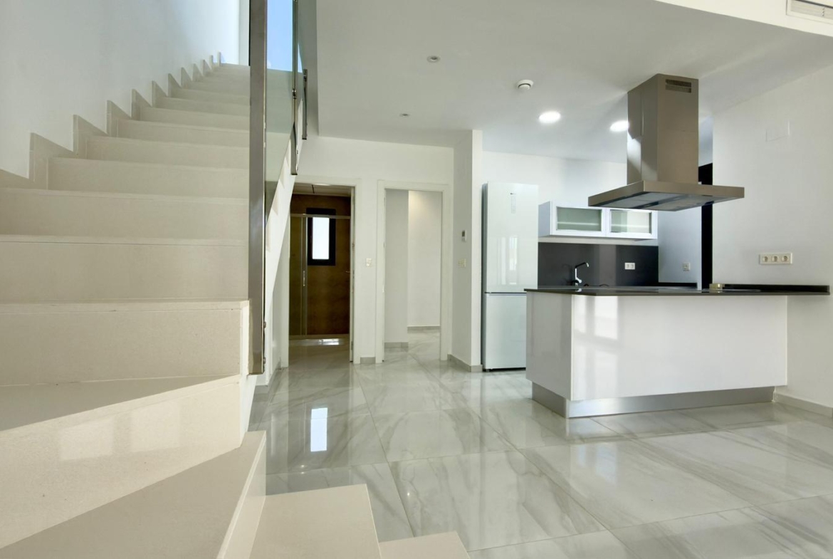 Exclusive villa in Polop with mountain views
