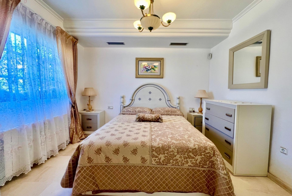 LUXURY AND LIGHT IN LOS BALCONES: YOUR VILLA WITH PRIVATE POOL AND HIGH POTENTIAL