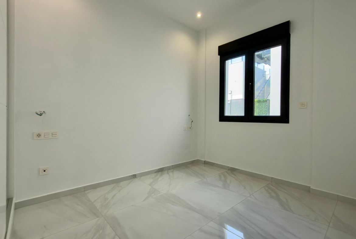 Exclusive villa in Polop with mountain views
