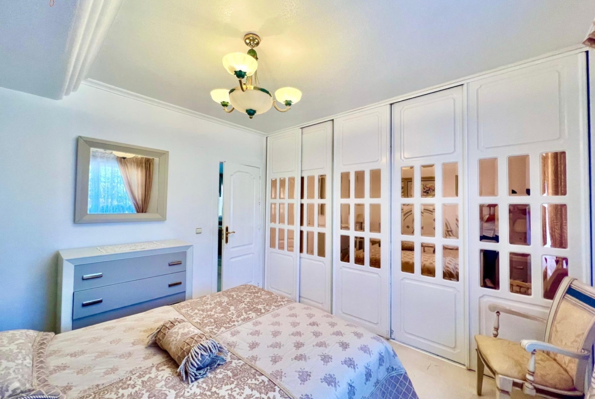 LUXURY AND LIGHT IN LOS BALCONES: YOUR VILLA WITH PRIVATE POOL AND HIGH POTENTIAL