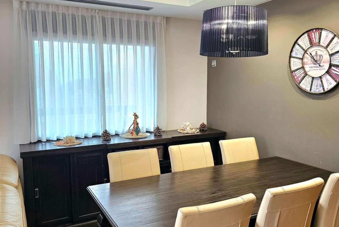 Exclusief appartement in Guardamar del Segura met uitzicht op zee