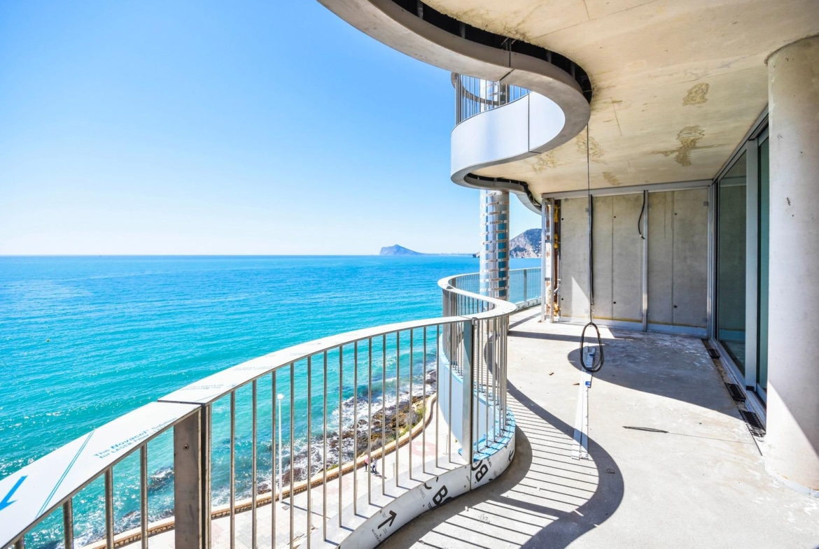 Homes with modern design and high technology on the front line