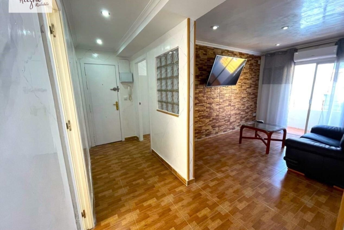 Apartment for sale (La Florida) 3 bedrooms + living room with balcony.