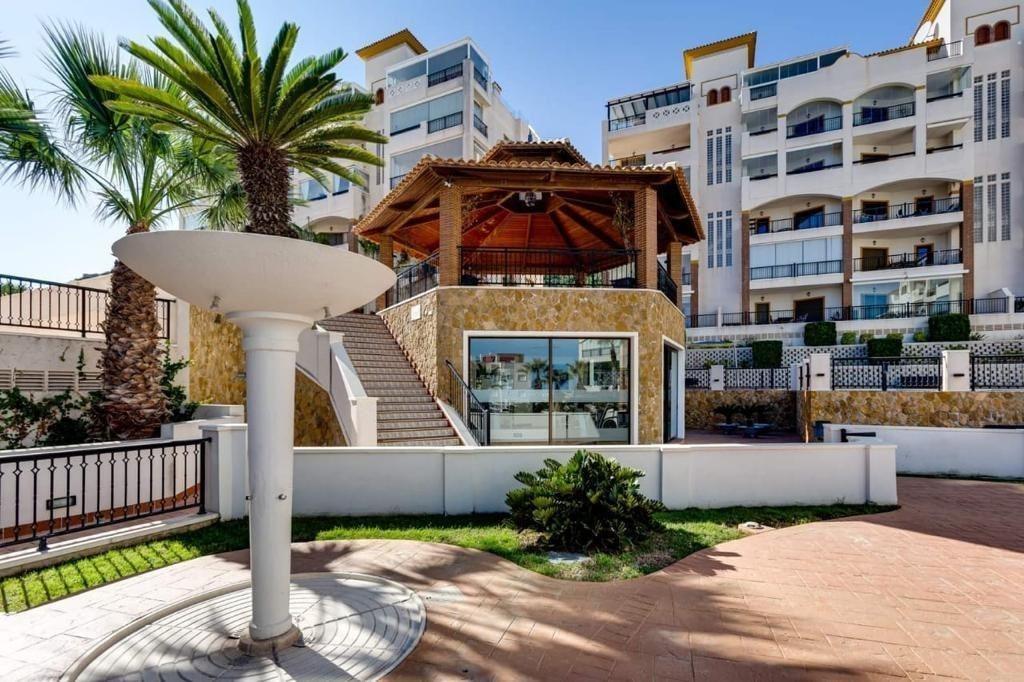 Exclusief appartement in Guardamar del Segura met uitzicht op zee