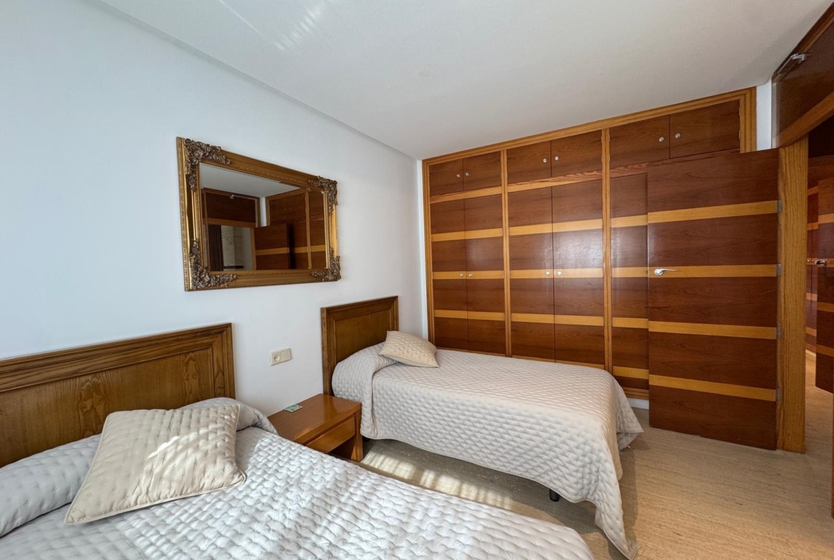 ESPECTACULAR VILLA EN CAMPOAMOR DE 847 M2 DE CASA Y 1500 M2 DE PARCELA. 7 DORM. 8 BAÑOS. PLAYA 750 M