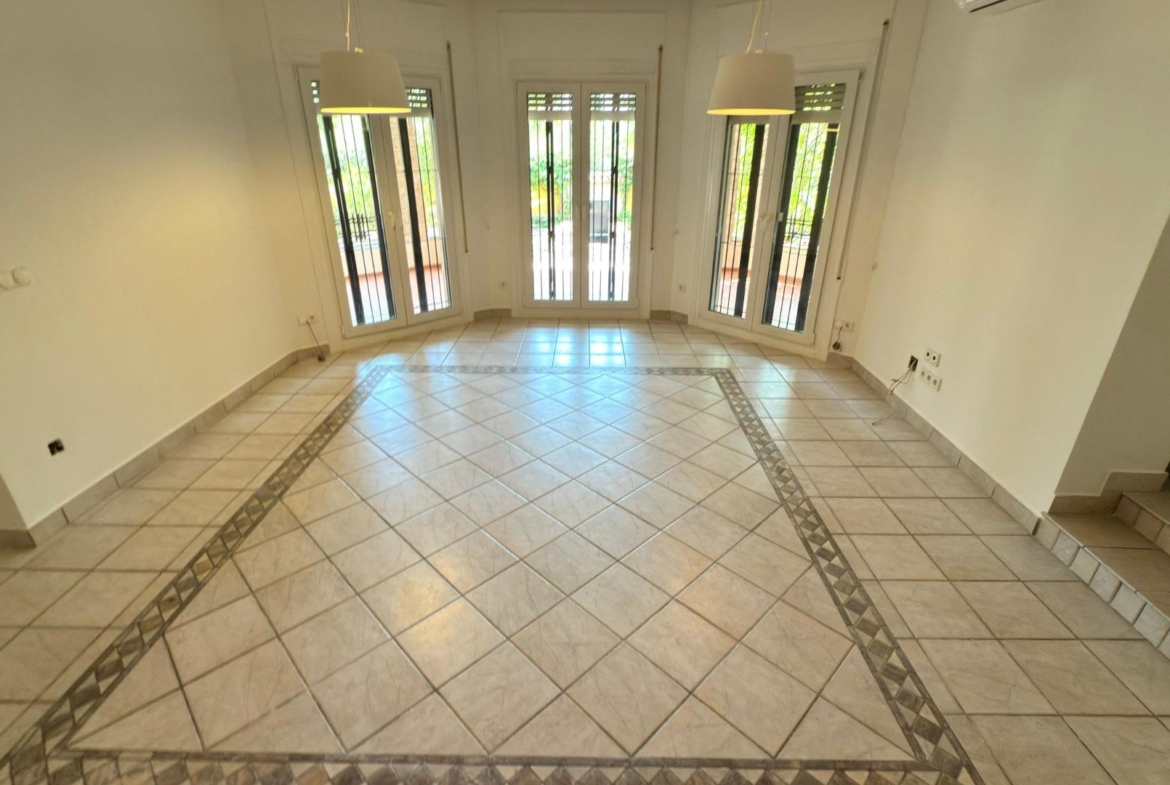 Exclusieve Villa Omringd door de natuur in Alicante