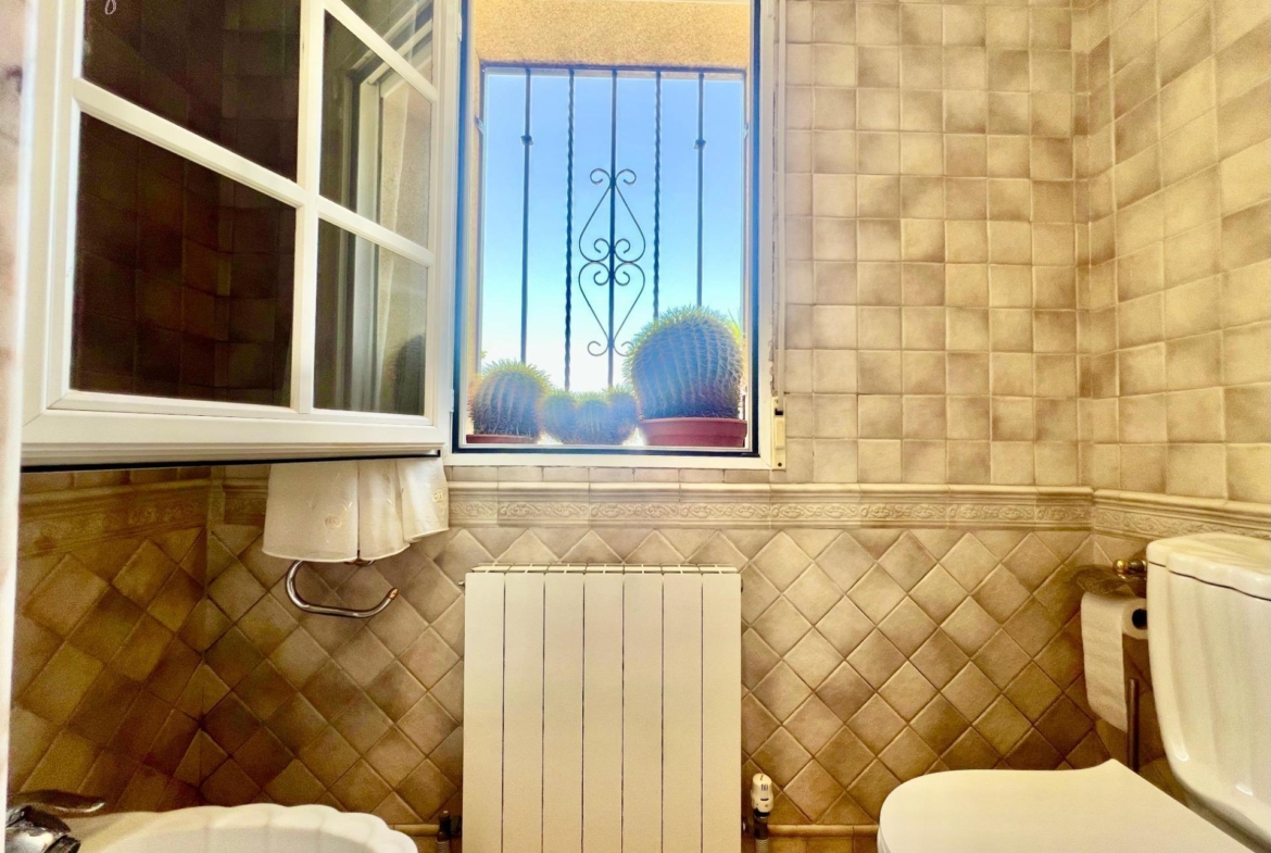 LUXURY AND LIGHT IN LOS BALCONES: YOUR VILLA WITH PRIVATE POOL AND HIGH POTENTIAL