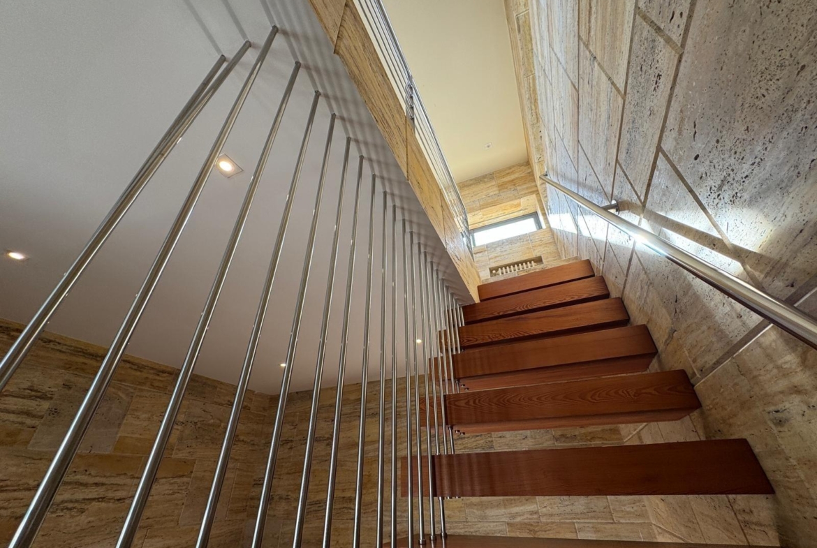ESPECTACULAR VILLA EN CAMPOAMOR DE 847 M2 DE CASA Y 1500 M2 DE PARCELA. 7 DORM. 8 BAÑOS. PLAYA 750 M