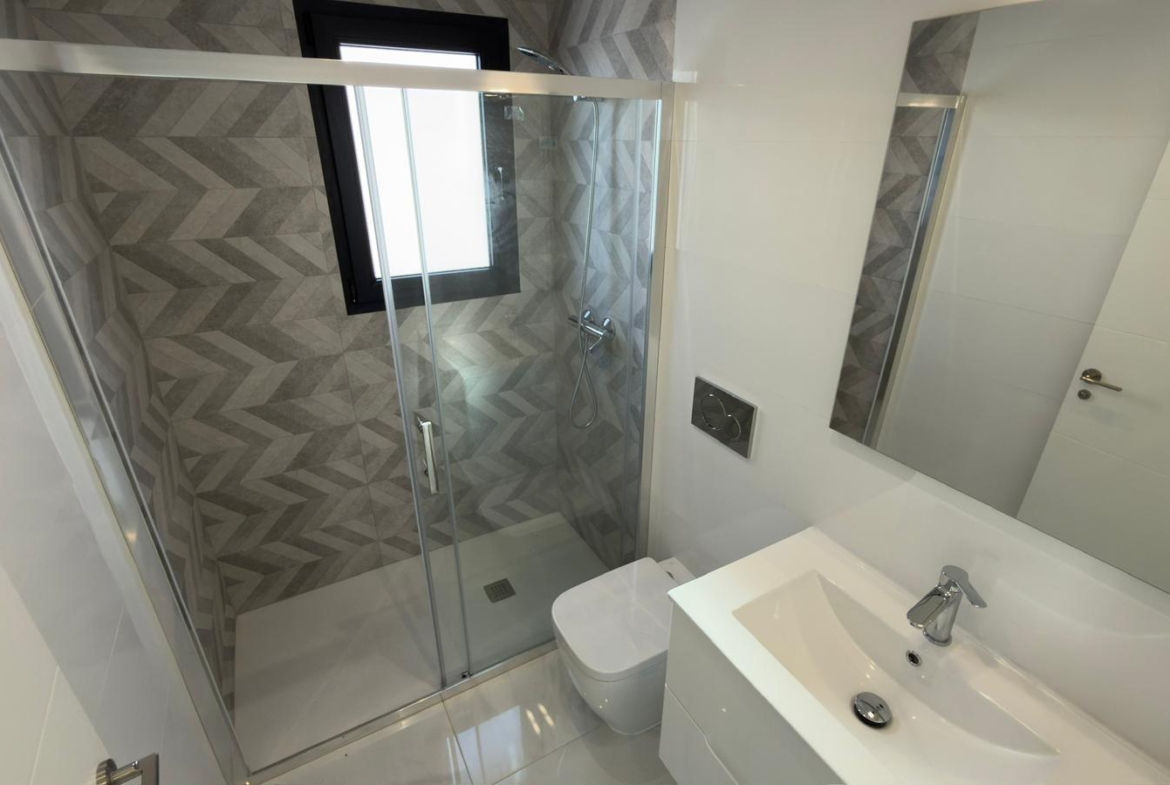 Exclusive villa in Polop with mountain views
