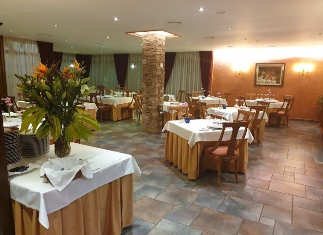 RESTAURANTE EN CABO ROIG. CON 871 M2.