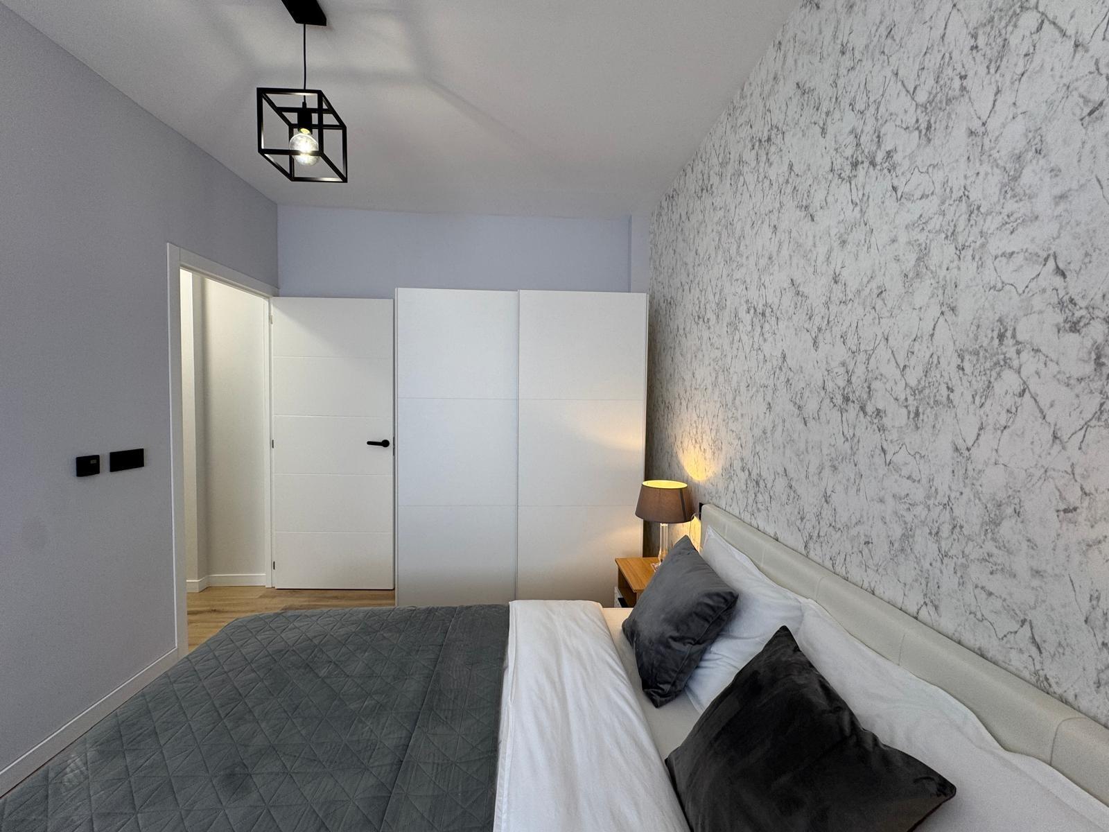 TOTALLY RENOVATED APARTMENT 20 METERS FROM THE BEACH WITH 100 M2 OF SURFACE. 3 BEDROOMS. 1 BATHROOMS.