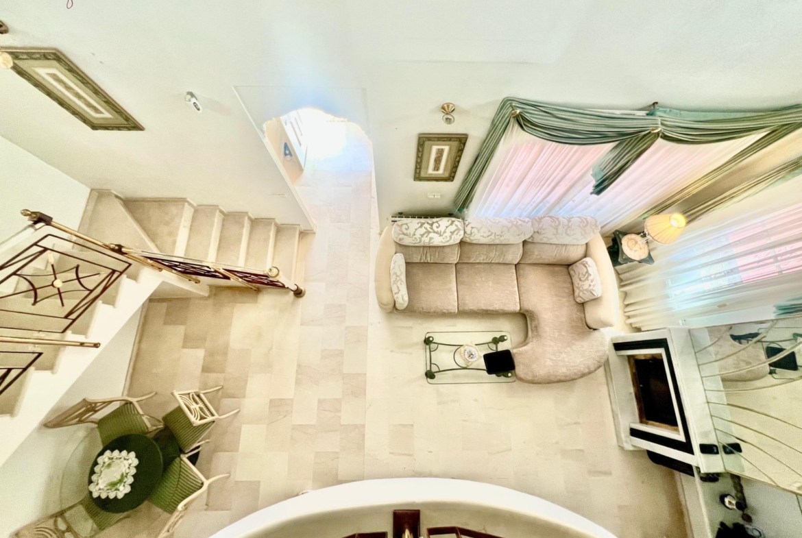 LUXURY AND LIGHT IN LOS BALCONES: YOUR VILLA WITH PRIVATE POOL AND HIGH POTENTIAL