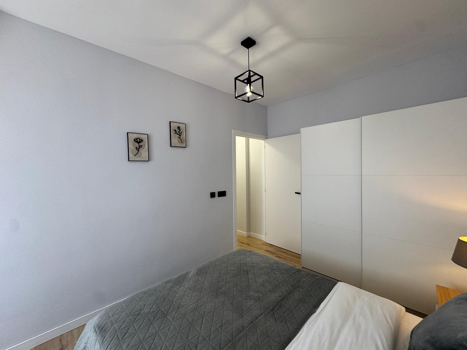 TOTALLY RENOVATED APARTMENT 20 METERS FROM THE BEACH WITH 100 M2 OF SURFACE. 3 BEDROOMS. 1 BATHROOMS.