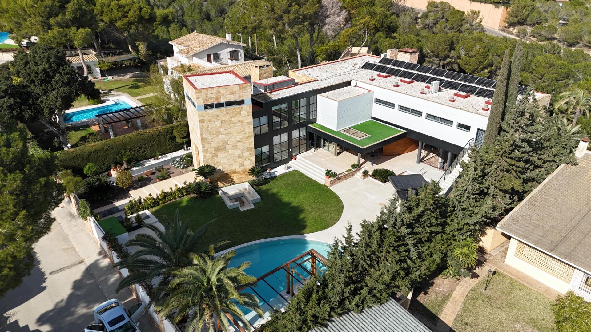 5-58-2 ESPECTACULAR VILLA EN CAMPOAMOR DE 847 M2 DE CASA Y 1500 M2 DE PARCELA. 7 DORM. 8 BAÑOS. PLAYA 750 M