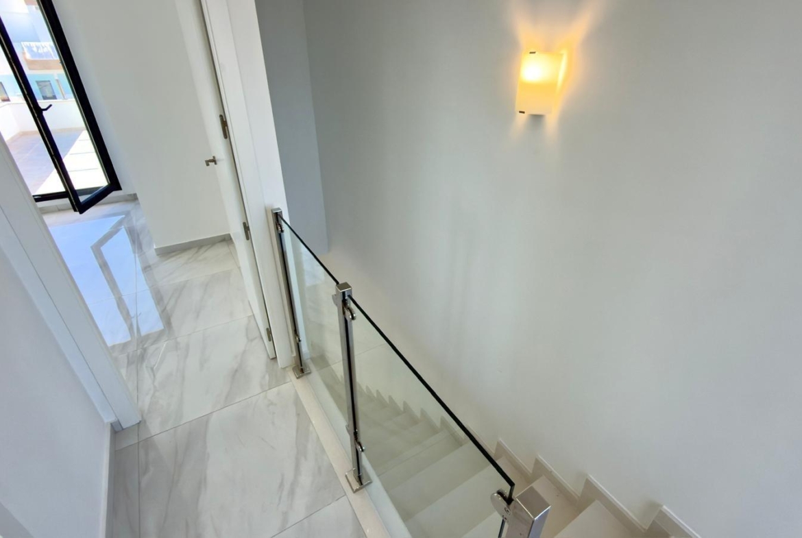 Exclusive villa in Polop with mountain views