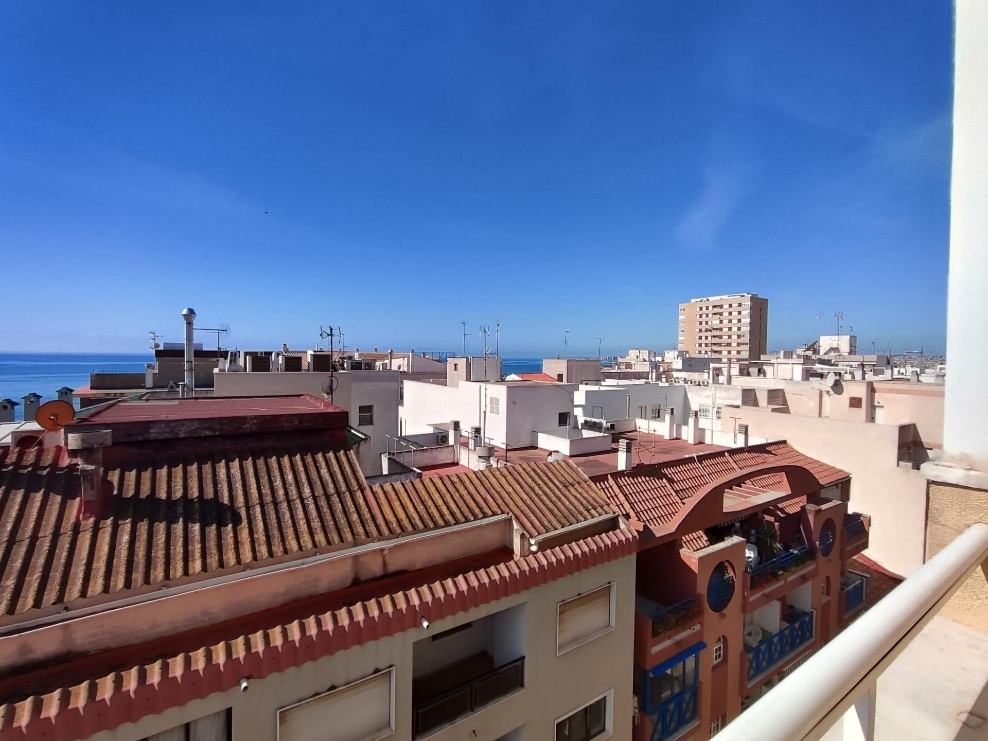 5-6-57 Espectacular Ático en Torrevieja con Vistas al Mar