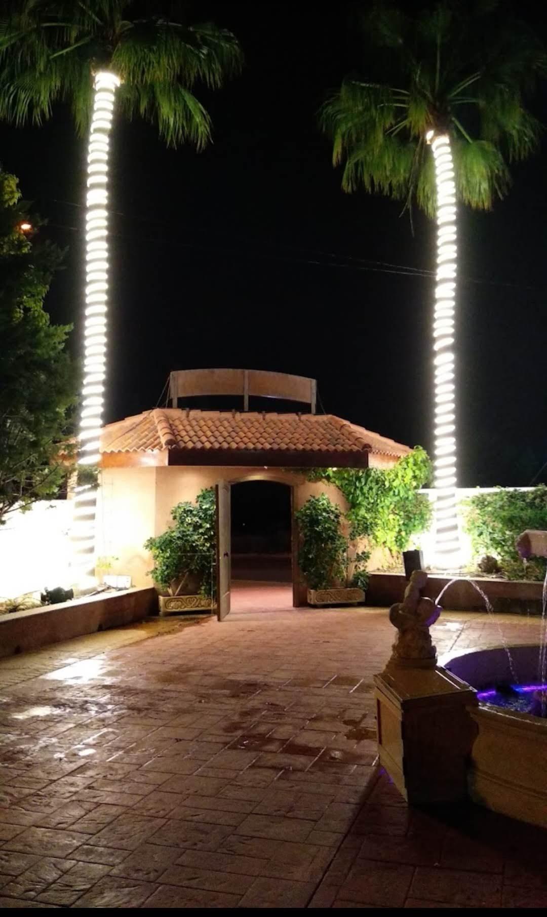 RESTAURANTE EN CABO ROIG. CON 871 M2.