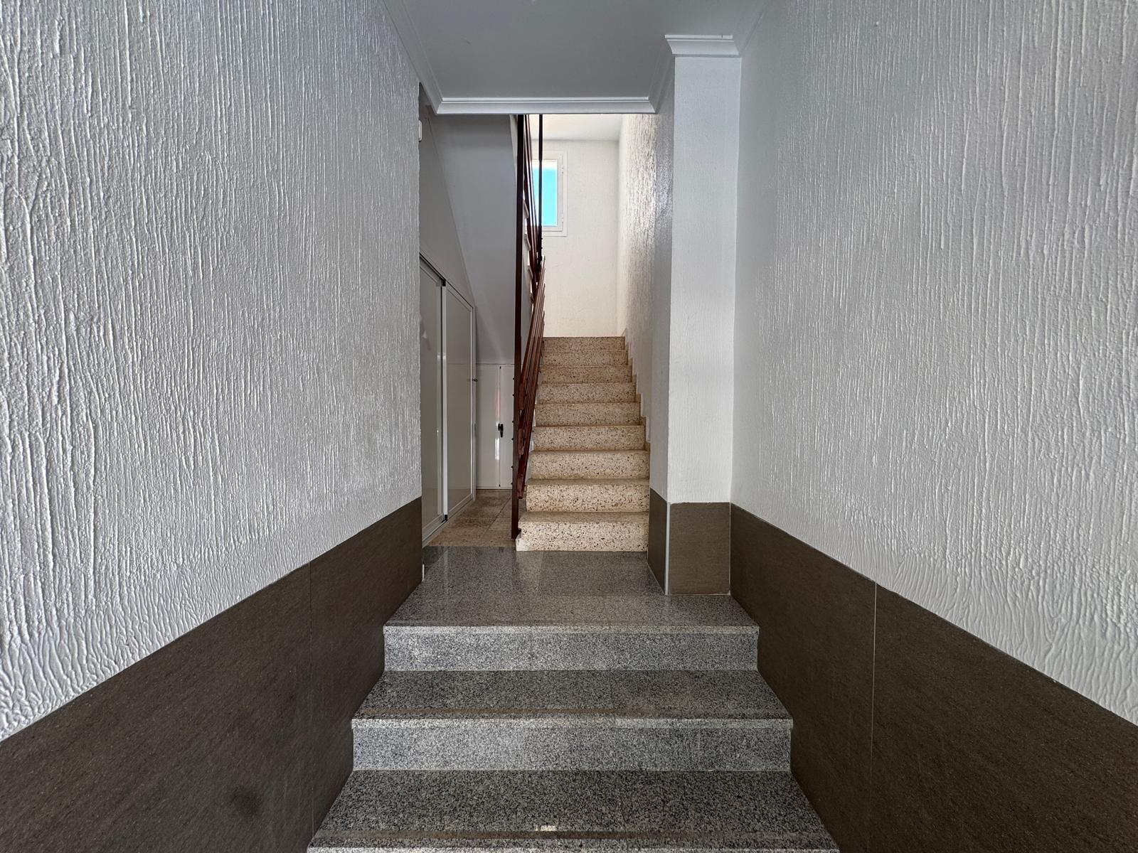 TOTALLY RENOVATED APARTMENT 20 METERS FROM THE BEACH WITH 100 M2 OF SURFACE. 3 BEDROOMS. 1 BATHROOMS.