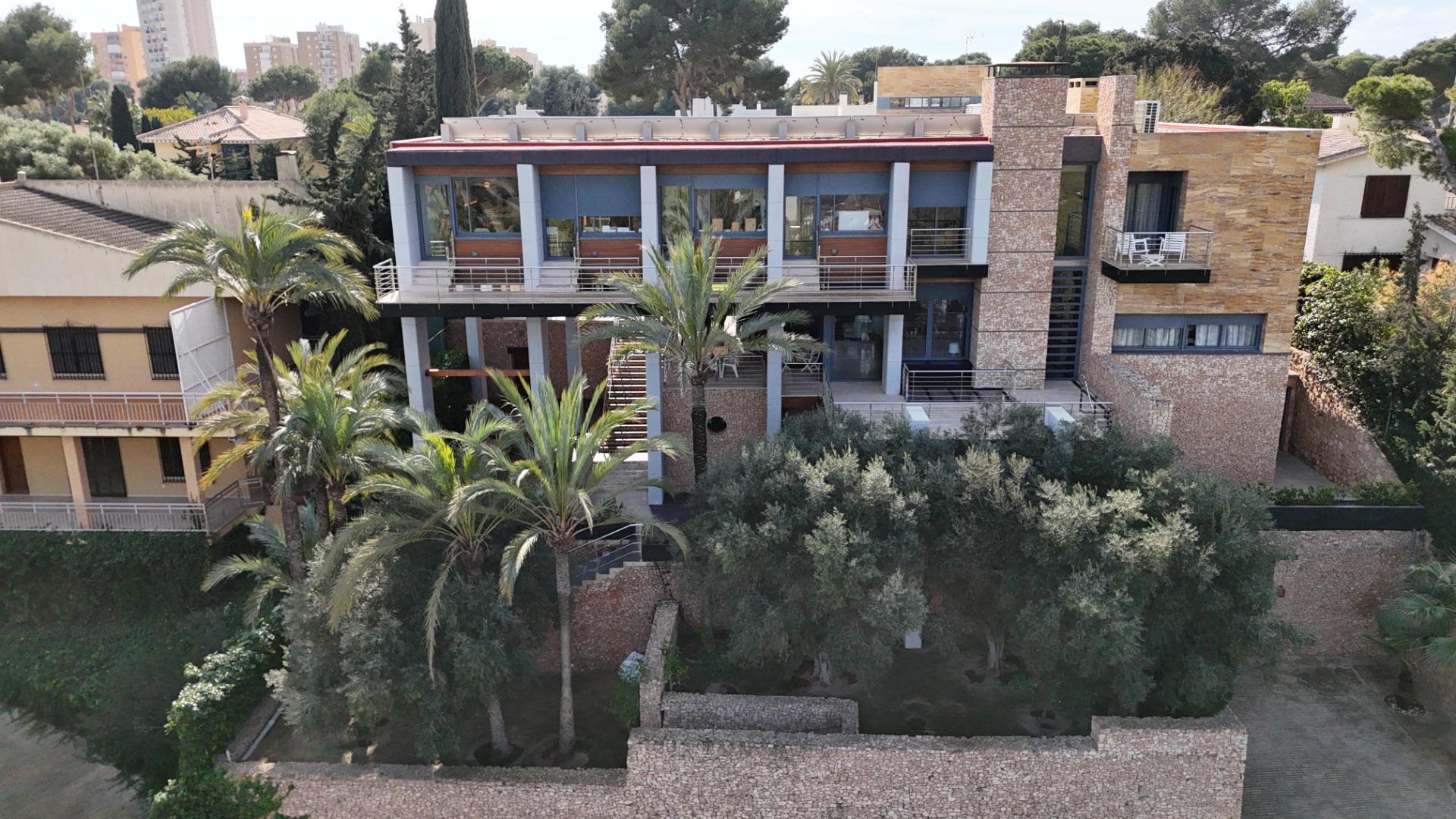 5-61-2 ESPECTACULAR VILLA EN CAMPOAMOR DE 847 M2 DE CASA Y 1500 M2 DE PARCELA. 7 DORM. 8 BAÑOS. PLAYA 750 M