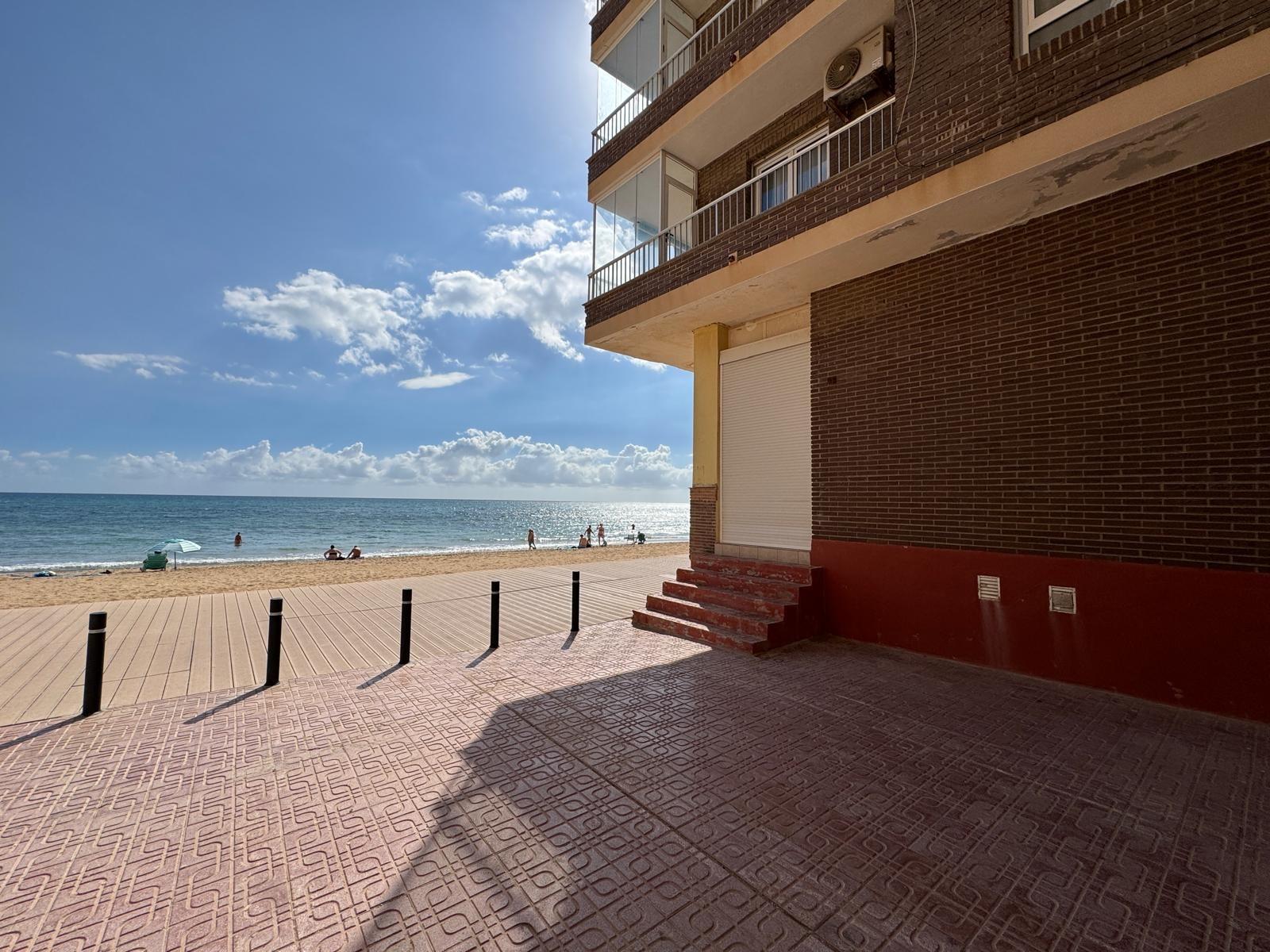 5-63-5 REFORMADO APADRAMENTO EN LA PRIMERA LINEA DE LA MATA CON VISTAS AL MAART 3 DORM. 2 BAÑOS. SUPERFICIE 105 M2.