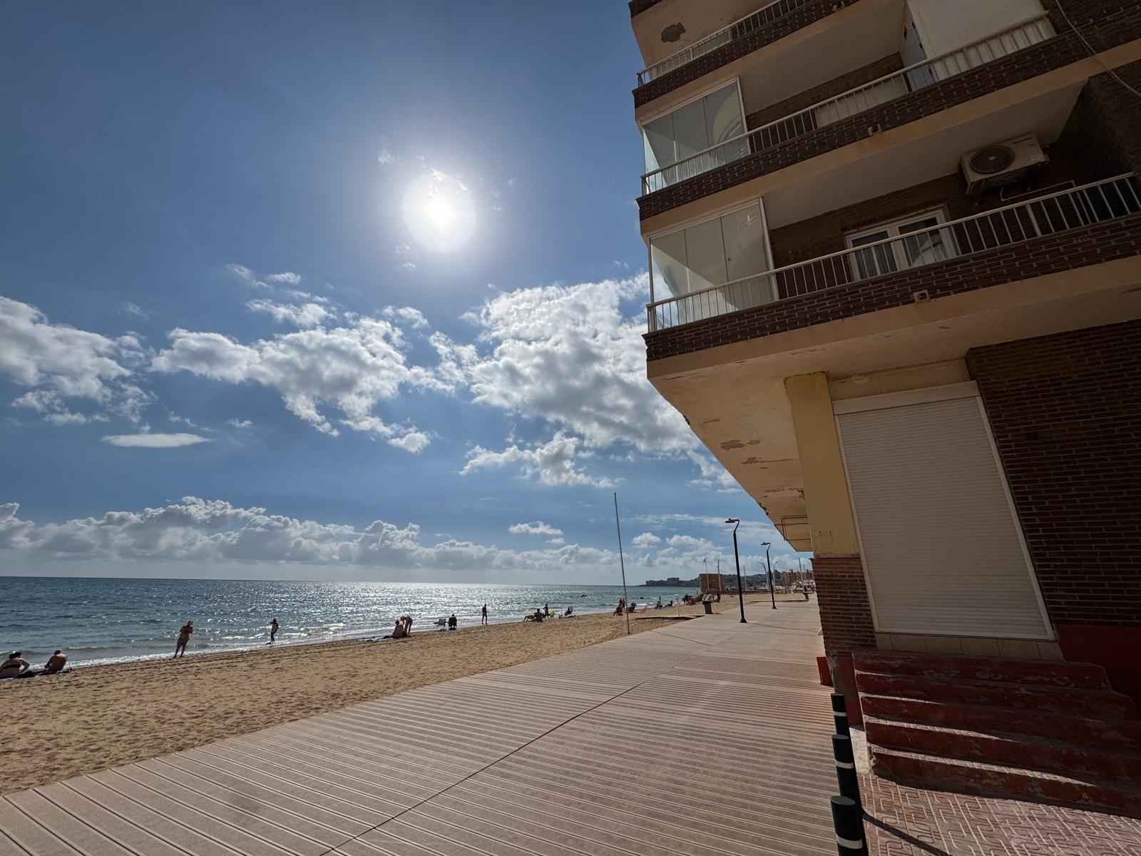 5-64-5 REFORMADO APADRAMENTO EN LA PRIMERA LINEA DE LA MATA CON VISTAS AL MAART 3 DORM. 2 BAÑOS. SUPERFICIE 105 M2.