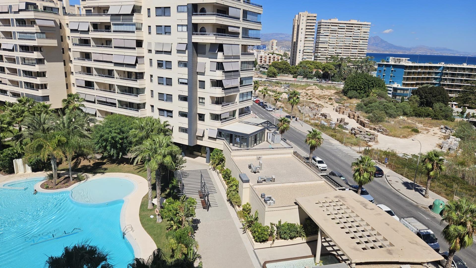 Urbanización Parque Mariola, en Pau 5, con Vistas al Mar