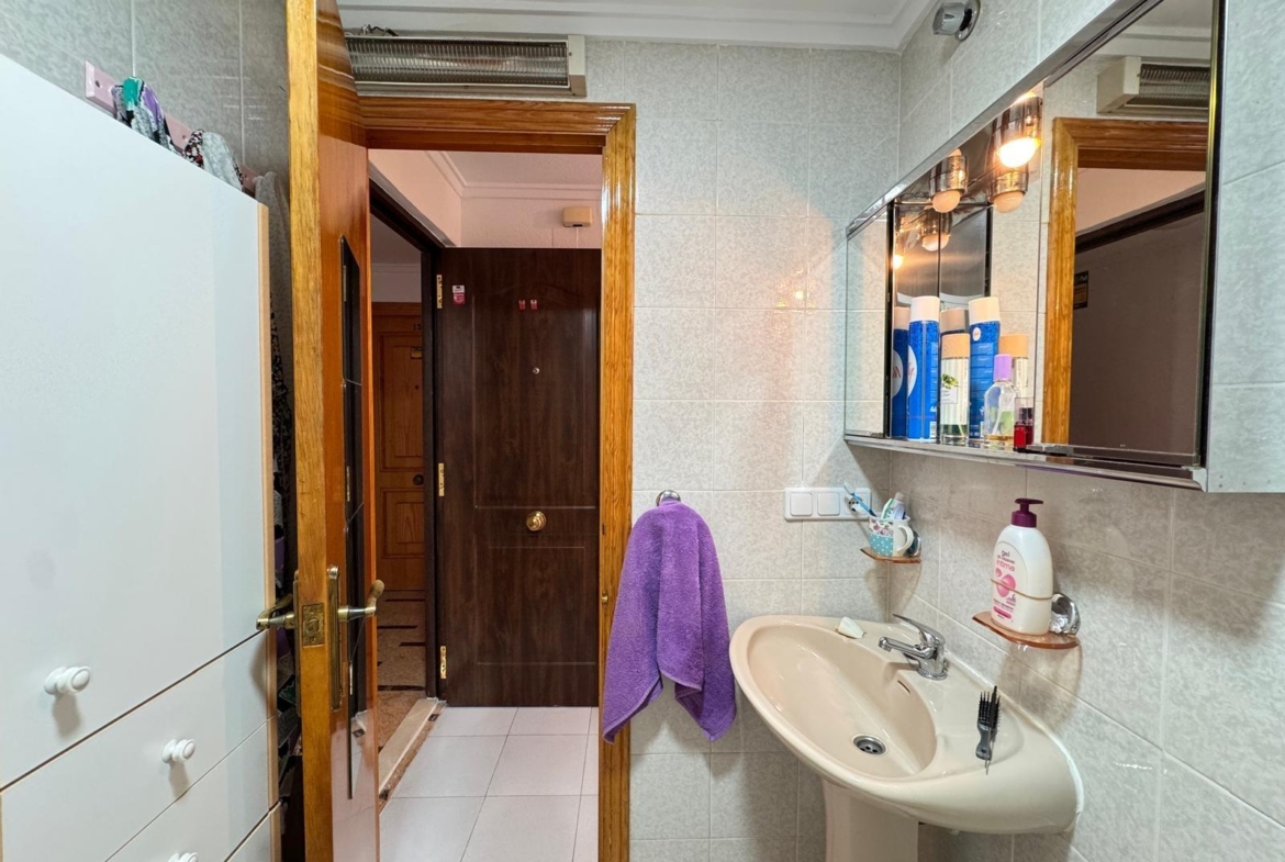 ESTUDIO A 250 METROS DE PLAYA DE LOS LOCOS Y CON 25 M2. CON PISCINA COMUNITARIA.
